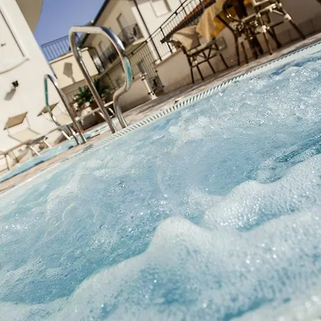 Cannes Hotell 3*